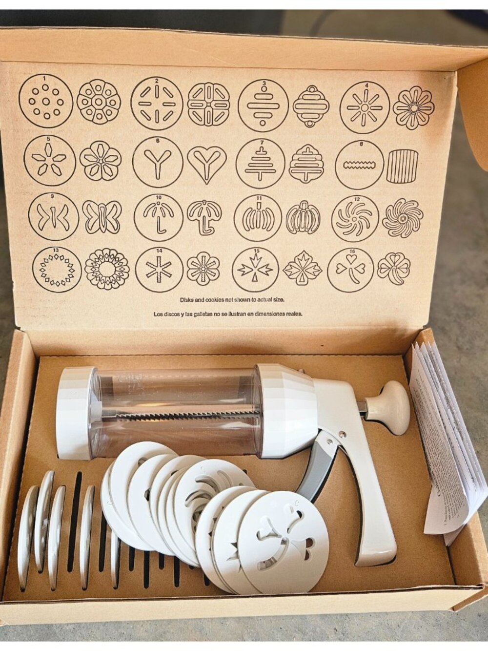 Brand new-Pampered Chef Cookie Press #1525
